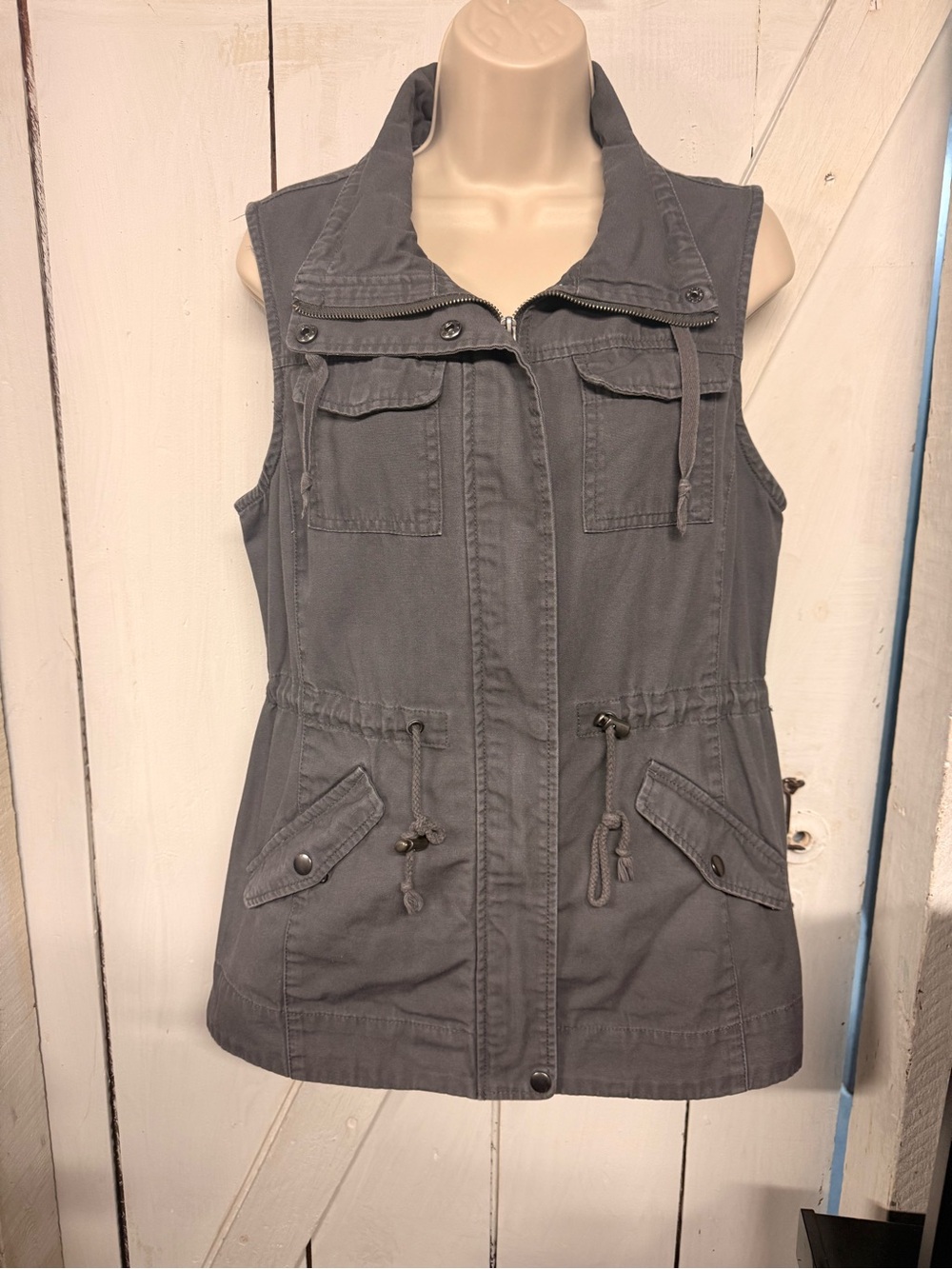 Sebby Sleeveless Utility Vest in Gray